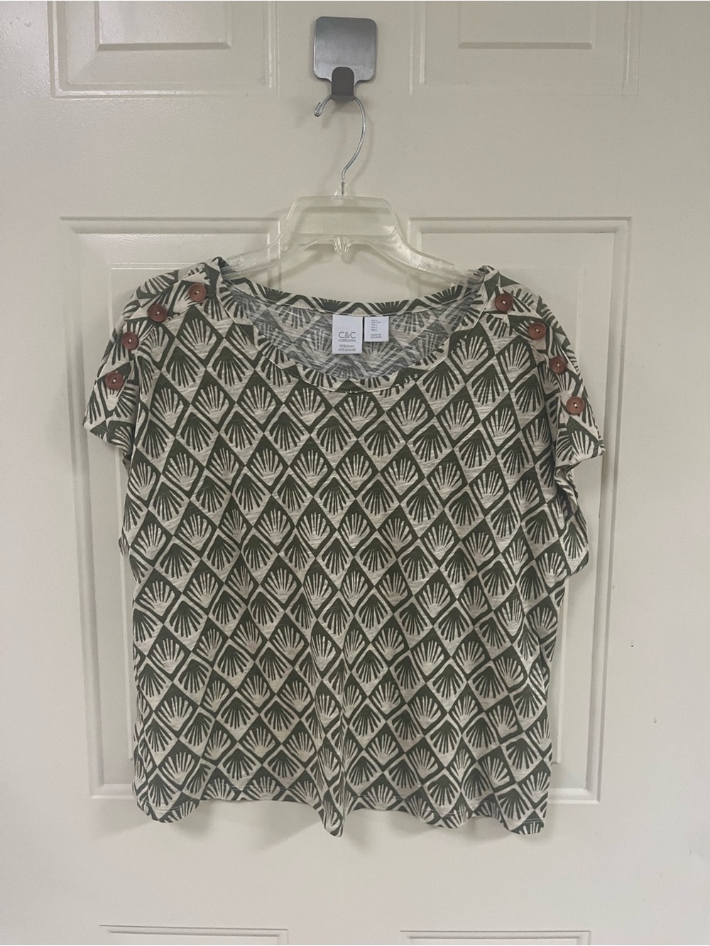 C&C California Cream and Olive Green Short Sleeve Button-Shoulder Tee
